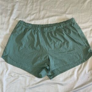 Old Navy Active shorts
